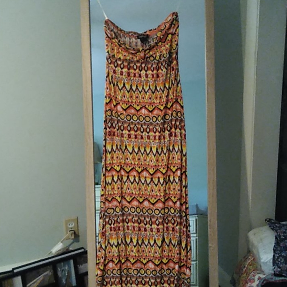 Stella Cruz long strapless wild dress
